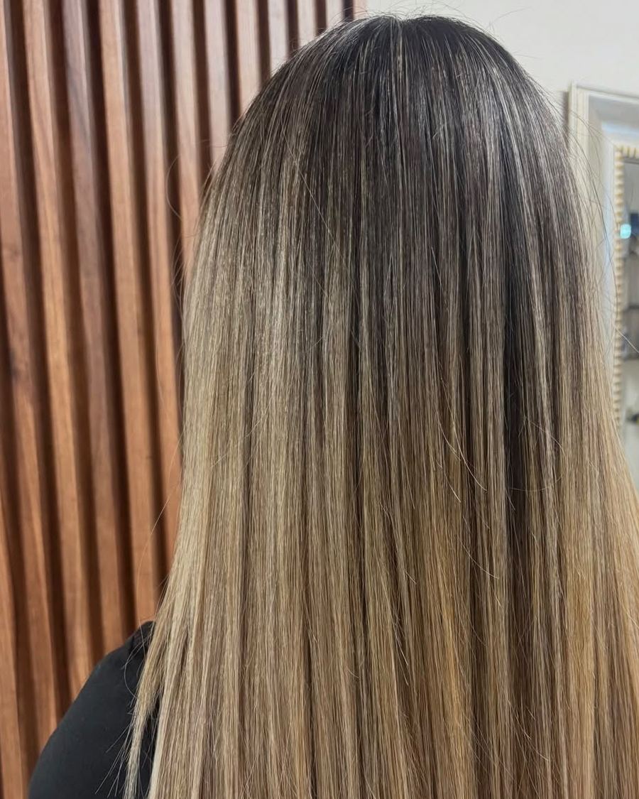 Diseño de color de Pedro Pérez: degradado en cabello lacio